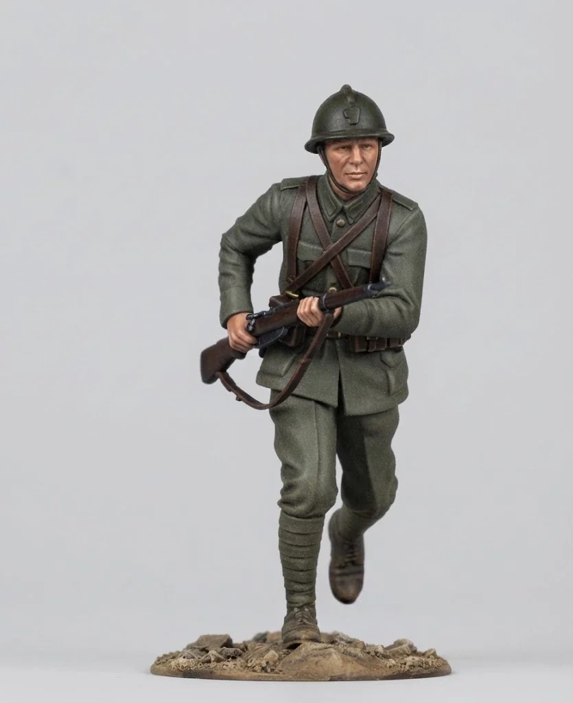 View 2 of WWI Italian Infantry running